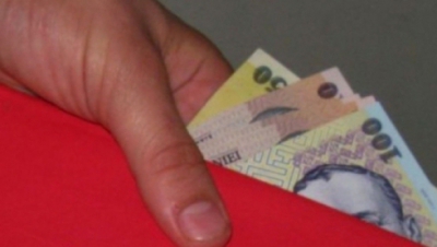 Atenţie! Bani falşi, pe piaţă: cu ce bancnote s-au prezentat mai multe persoane la Poliţie