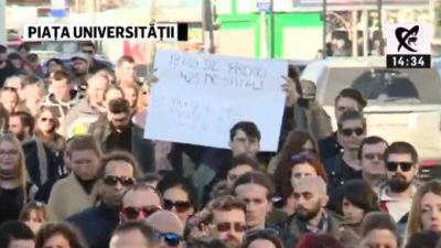 Mii de români au ieșit în stradă într-un marș al tăcerii care s-a sfârșit la clubul Colectiv