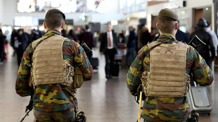 Alertă teroristă maximă. Premierul belgian: Există riscul unui atentat similar celor din Paris