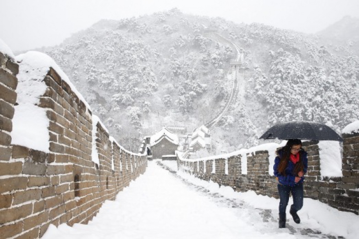 Peisaj de poveste. Marele Zid Chinesc, acoperit de zăpadă 