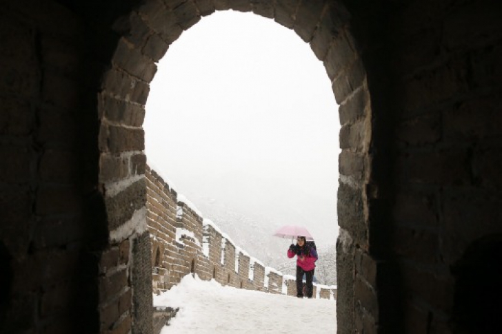 Peisaj de poveste. Marele Zid Chinesc, acoperit de zăpadă 