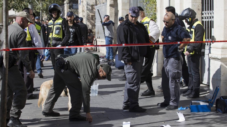 Două adolescente palestinience, "neutralizate" după ce au rănit un bărbat cu o foarfecă în Ierusalim