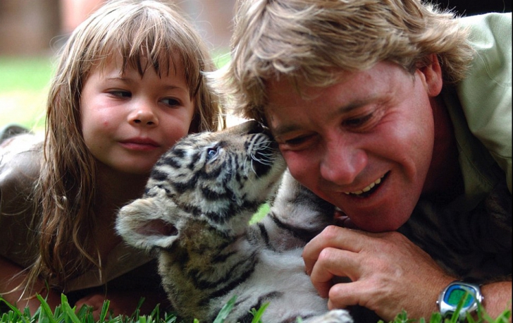 Bindi, fata lui Steve Irwin, din nou în lacrimi. S-a întâmplat după 9 ani de la moartea tatălui ei