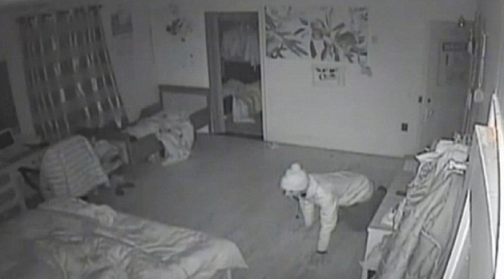 A pus o cameră video în dormitor ca să-și spioneze dădaca. A înmărmurit când a descoperit că...