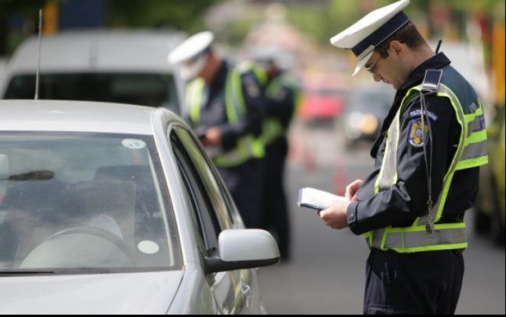 Un șofer gonea prin oraș cu 154 km/h. Polițiștii au înmărmurit când au văzut cine era la volan