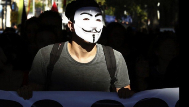 Anonymous declară "război total" teroriştilor din Stat Islamic