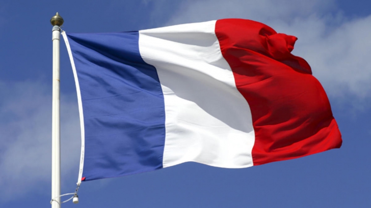 Franța aduce un omagiu solemn victimelor atentatelor teroriste de la Paris