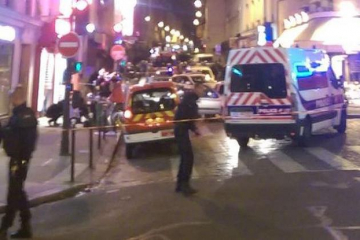 Parchetul General din Franța: Au fost opt teroriști. Șapte s-au sinucis, unul a fost împușcat