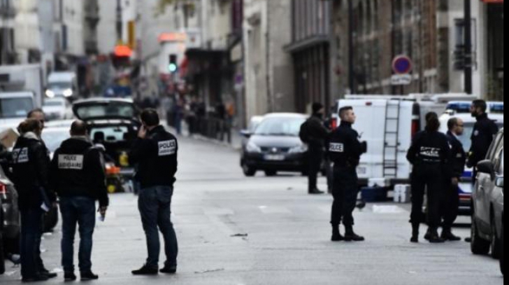 SONDAJ: Francezii aprobă măsurile anunțate de președintele Hollande în cazul atacurilor teroriste