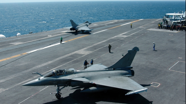 Avioane franceze de război au distrus un centru de comandament ISIS din Irak