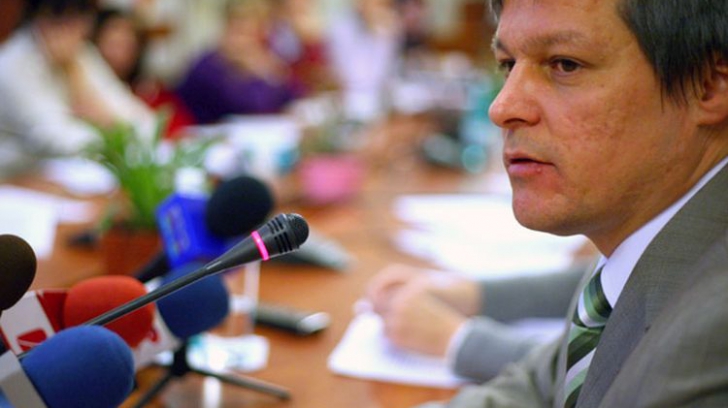 Cioloș modifică structura Guvernului: "Vrem o comunicare cât mai eficientă cu societatea civilă"