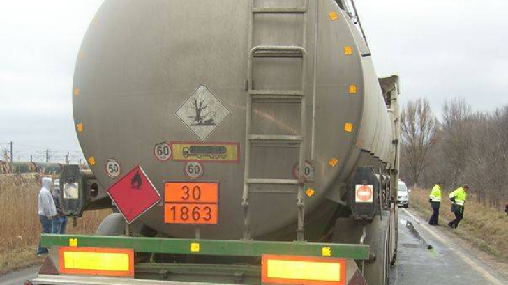 Alertă în Dolj: O cisternă cu 9.000 de litri de GPL s-a răsturnat! Traficul, deviat