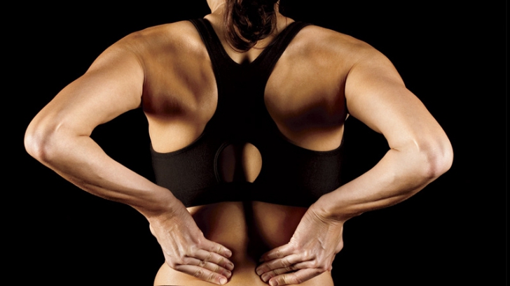 Crampele musculare pot fi simptomul unor boli serioase. Trucul care te scapă de ele pe loc
