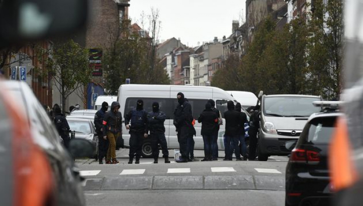 Raiduri ale poliției la Bruxelles, în legătură cu atacurile de la Paris