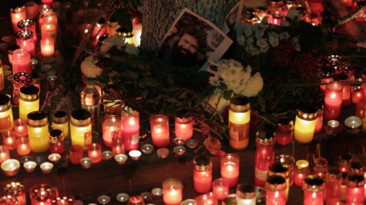 Sute de rom&acirc;ni au manifestat la New York, &icirc;n semn de solidaritate cu rom&acirc;nii din ţară