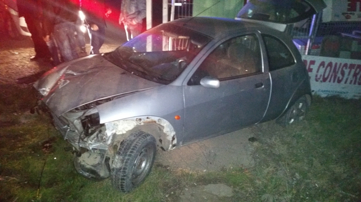 Un şofer beat a făcut prăpăd într-o localitate din Iaşi: a dărâmat trei indicatoare rutiere