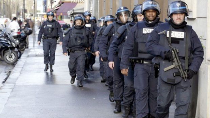 Decizie istorică în Franța: trei luni în "Stare de urgență" după atacurile din Paris