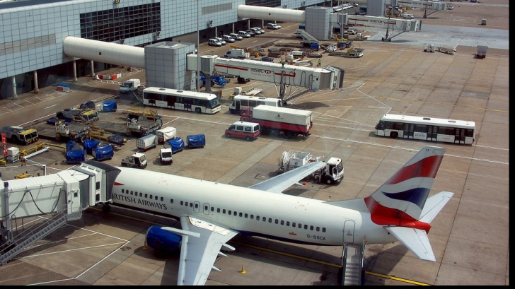 Aeroportul din Londra, evacuat de urgență. Ce au găsit autoritățile asupra suspectului