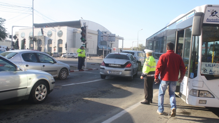 Incident într-un oraş din România: un şofer de autobuz a adormit la volan. Ce-a urmat: E o minune!