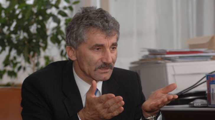 Ioan Oltean despre biserică, în 2012: "Politicienii smeriţi se închină în coate şi genunchi.."