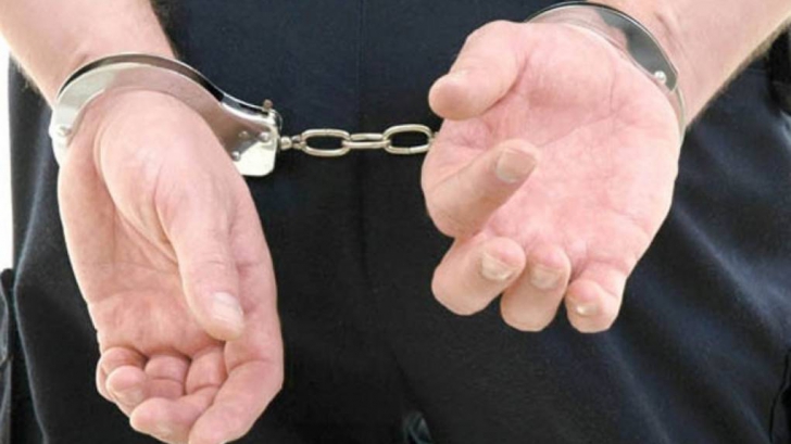 Ce au găsit poliţiştii în casa unui tânăr de 24 de ani, din Satu Mare. A fost arestat pe loc