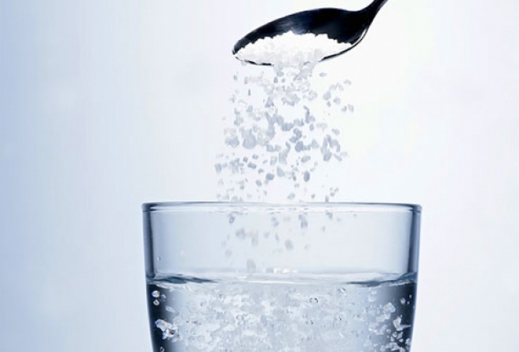 Ce se întâmplă dacă timp de 7 zile bei apă sărată