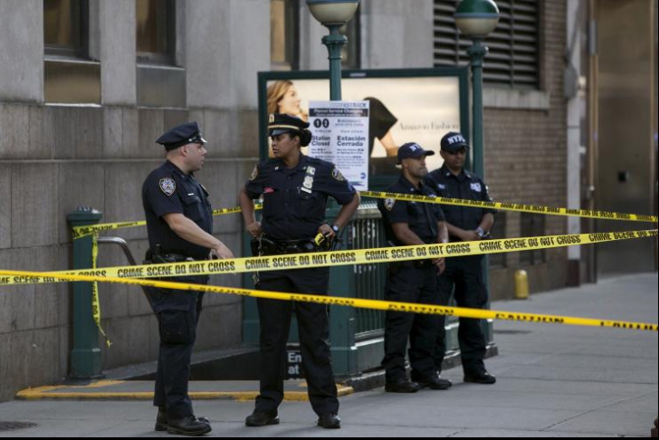 Incident armat la metrou, în New York: o persoană a murit și alte două au fost rănite