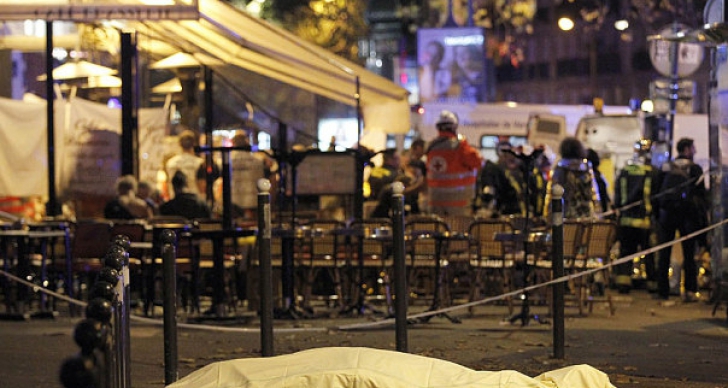 Le Figaro: Teroriștii de la Bataclan vorbeau între ei într-o franceză ”impecabilă”