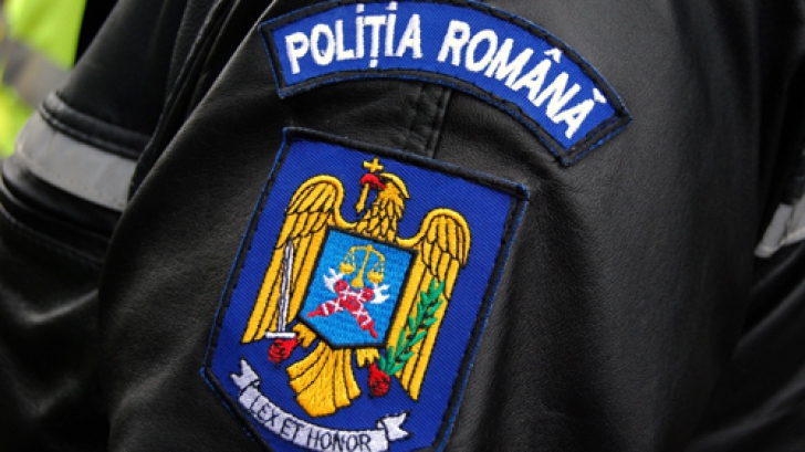 Poliţiştii sunt în alertă la Bacău. Un bărbat a fost găsit mort în condiţii groaznice 