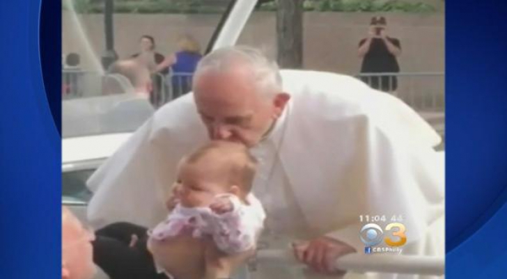 Miracol atribuit Papei Francisc: ce s-a întâmplat cu un bebeluş cu o tumoră pe creier