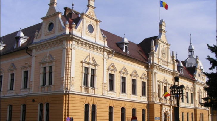 Primăria Brașovului ia măsuri după tragedia din Colectiv: Va verifica cluburile și barurile 