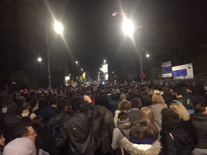 FOTO. Protestul din Capitală, după tragedia din club Colectiv. Trimiteţi IMAGINI 