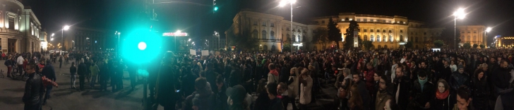 FOTO. Protestul din Capitală, după tragedia din club Colectiv. Trimiteţi IMAGINI 