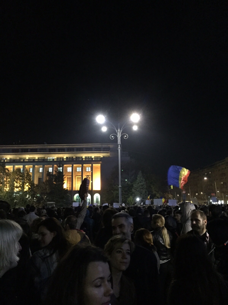 FOTO. Protestul din Capitală, după tragedia din club Colectiv. Trimiteţi IMAGINI 