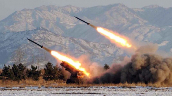 Coreea de Nord a lansat două rachete cu rază medie de acțiune, una după alta. Japonia e în alertă