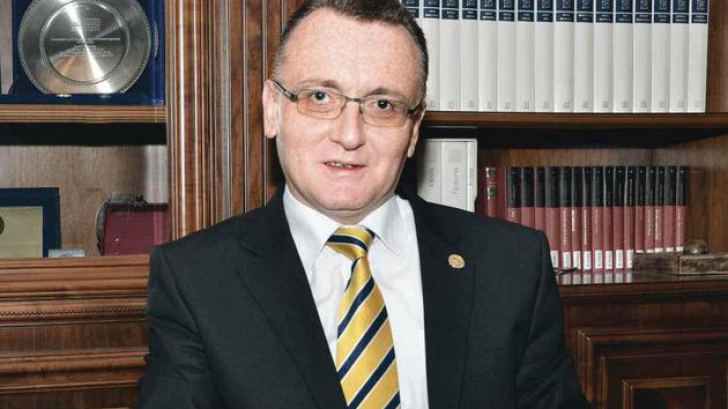 Premierul interimar, Sorin Cîmpeanu, omul PC în guvern. L-a scăpat pe Ponta de problema plagiatului