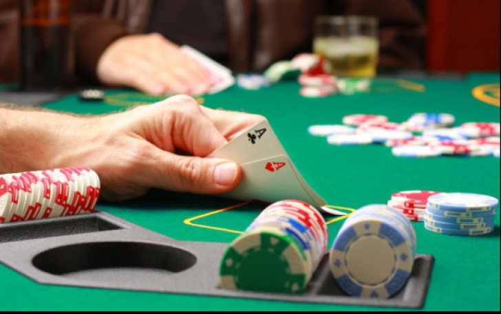 Și-a schimbat numele, după ce a pierdut la poker. O să râzi cu lacrimi când vei afla cum îl cheamă