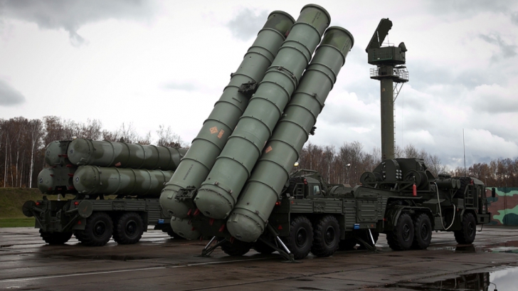 Rusia își întărește capacitățile militare în Siria. Rachete S-400, trimise la baza Hmeymim