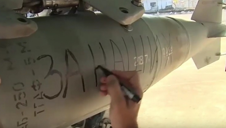 Mesajul scris de militarii ruşi pe bombele ce aveau ca ţintă obiective din Siria