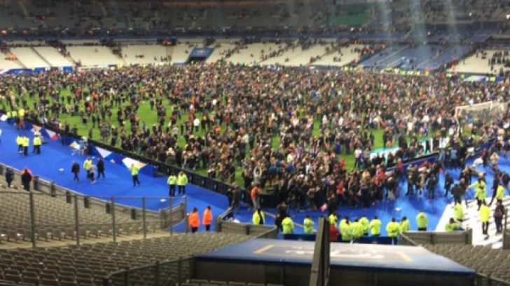 VIDEO: Momentul care dă speranță. Spectatorii evacuați de pe Stade de France cântă Marseilleza