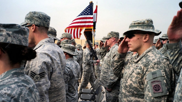 Interdicție pentru militarii americani: nu au voie să meargă la Paris în scop privat