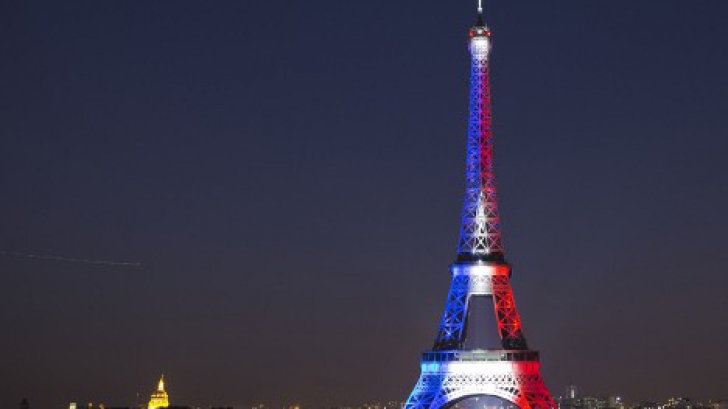 Turnul Eiffel, redeschis după atentatele teroriste. Ce va scrie pe celebrul monument