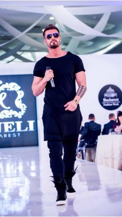 Bogdan Vlădău a făcut show la Gala Fotbalului Românesc. Stilul său vestimentar, admirat de...