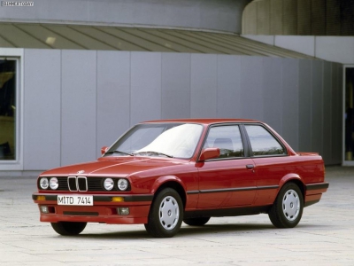 Acesta este BMW-ul care e scutit de la plata taxelor în România. Puţini şoferi ştiu despre el