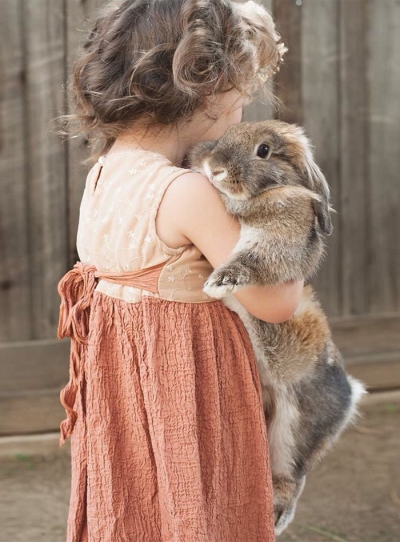 Top 20 de fotografii emoționante, care demonstrează nevoia copiilor de animale