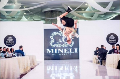 Bogdan Vlădău a făcut show la Gala Fotbalului Românesc. Stilul său vestimentar, admirat de...