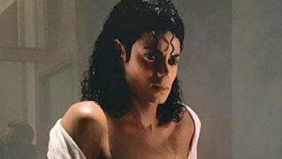Michael Jackson, seminud. Fotografia care a st&acirc;rnit controverse &icirc;n lume