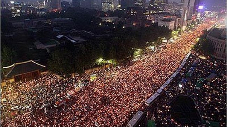 Proteste în Coreea de Sud. Manifestanţii au cerut demisia preşedintelui 