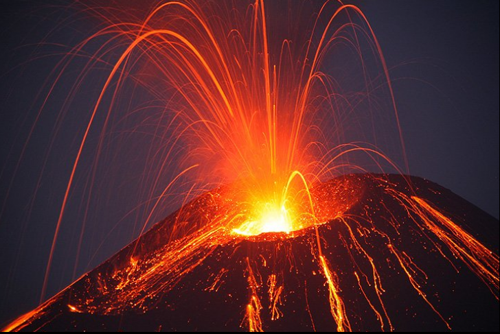 Erupție violentă de vulcan în Nicaragua, după 110 ani. Populația, în stare de alertă