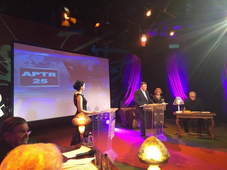 Marilena Rotaru, premiu de la APTR pentru un serial de excepție. Juergen Schunn l-a înmânat trofeul